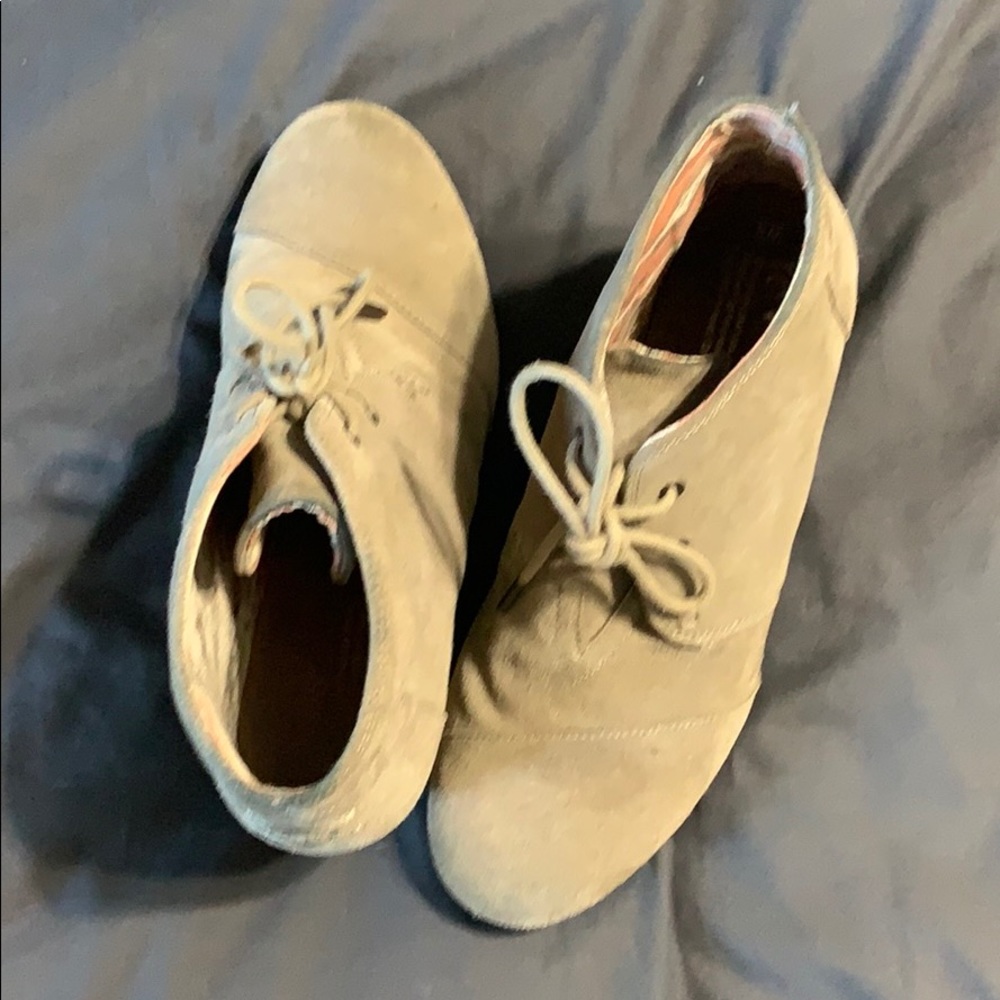 Toms wedge booties